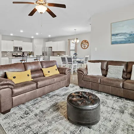 4 Bedroom Home In Lake Charles